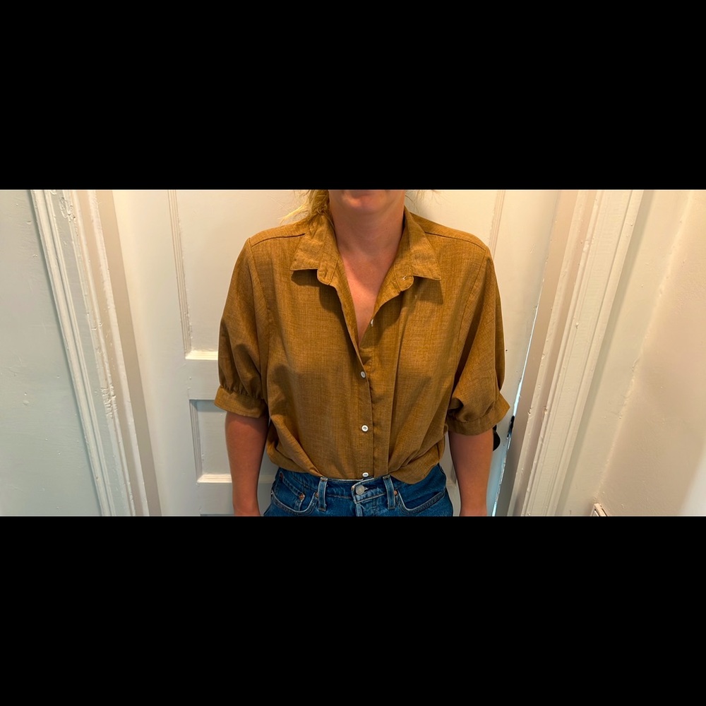 H&M tan shirt size Large